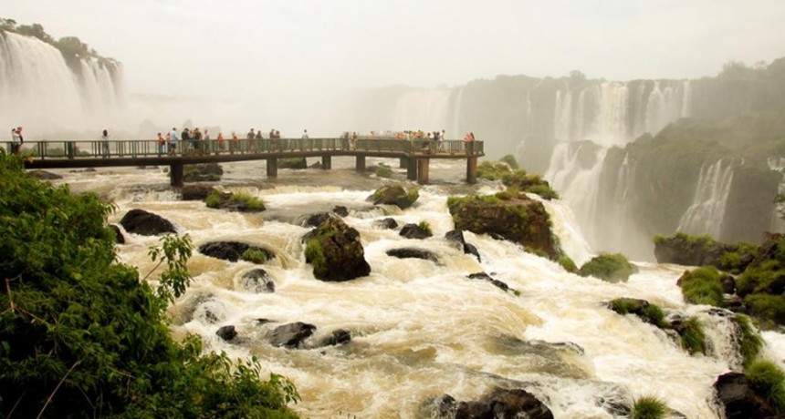 El Gobierno eliminará el feriado puente del 24 de mayo 