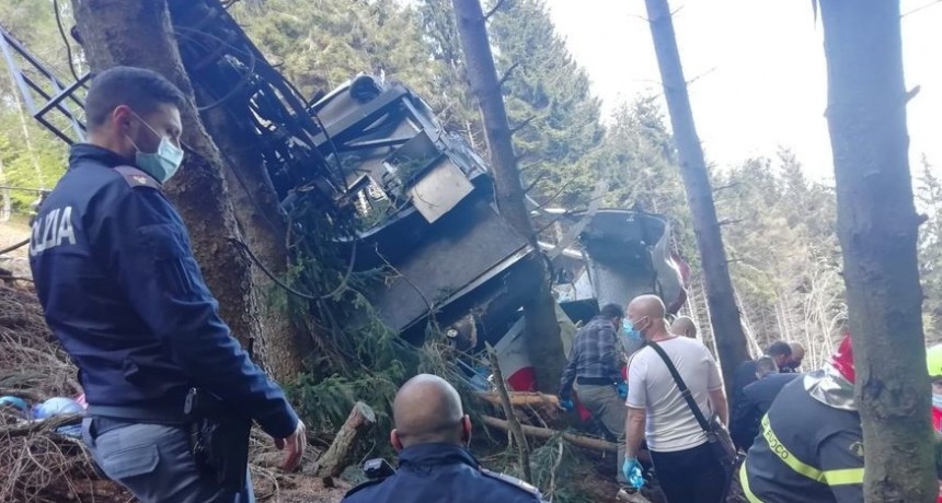 Italia: se cayó un teleférico y murieron 14 personas