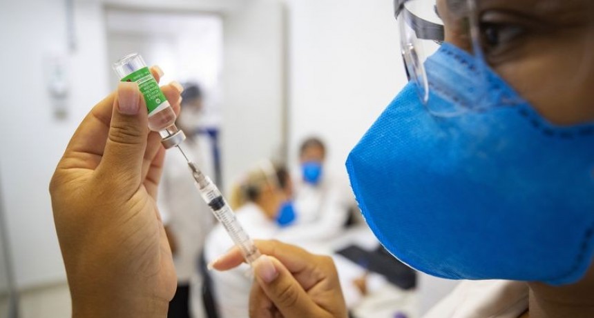 La Provincia  continúa aplicando la segunda dosis de AstraZeneca