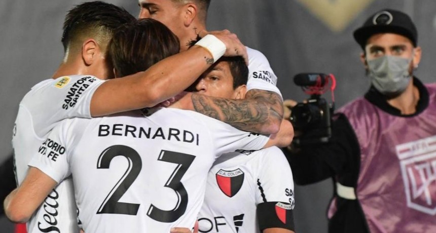 Colón le ganó al Racing Club y jugará la final con Racing