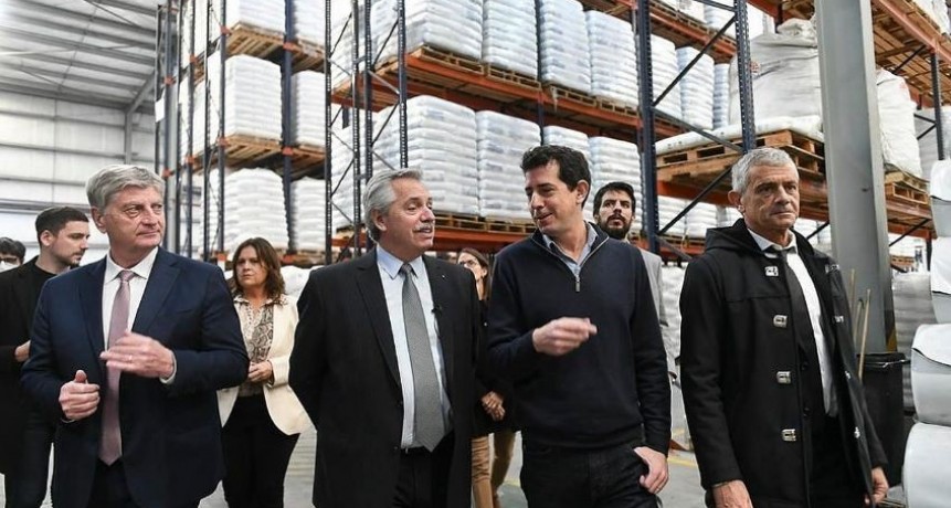 El Presidente desde la provincia de La Pampa, le respondió al  Cuervo Larroque: 'nadie es dueño del gobierno'.