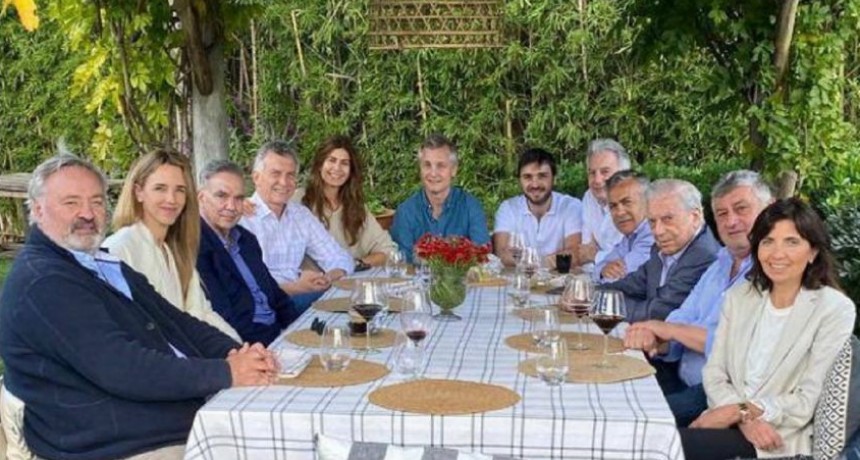 Mauricio Macri: 'es enriquecedor escuchar las palabras de Mario Vargas Llosa'