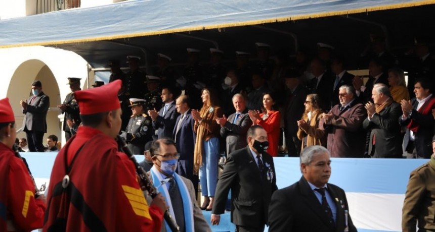 Conmemoraron el 212º aniversario de la Revolución de Mayo