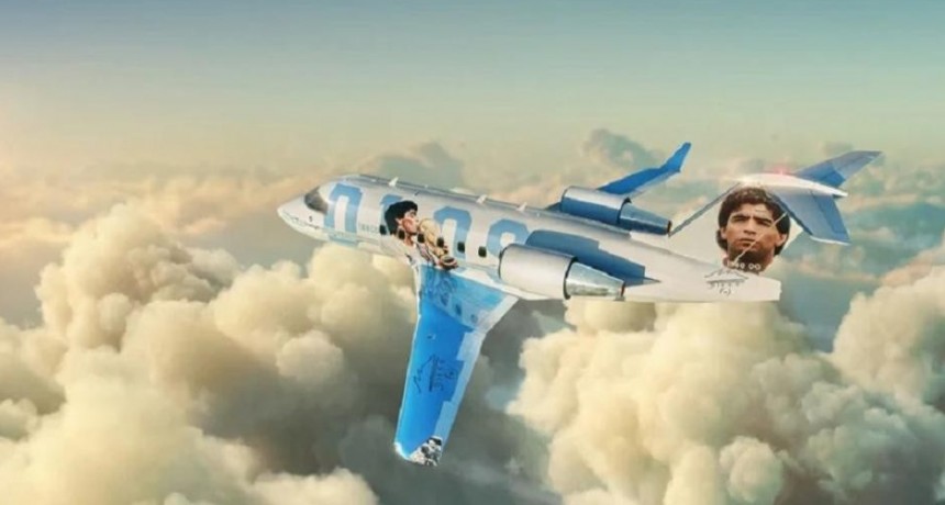 Diego Maradona fue inmortalizado en el avión Qatar 2022 