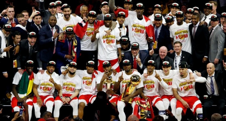 Toronto Raptors vencio a Golden State Warriors Toronto Raptors vencio a Golden State Warriors