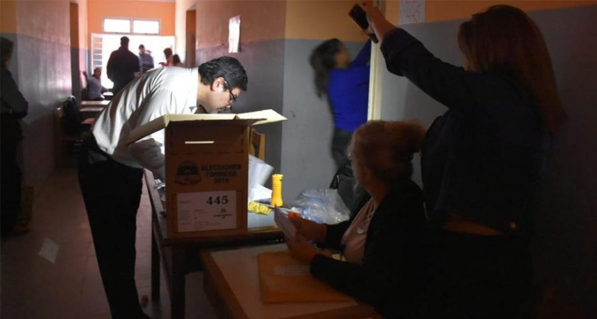 Votan a oscuras Santa Fe, San Luis y Formosa 