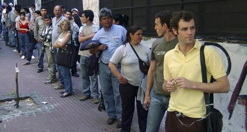 El desempleo sube al 10,1% y la actividad económica cae un 5,8% 