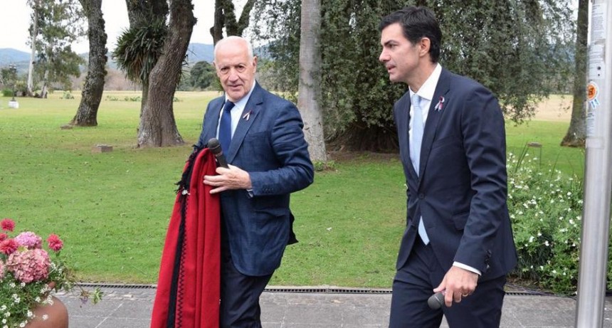 Lavagna y Urtubey, los primeros en inscribir la fórmula presidencial