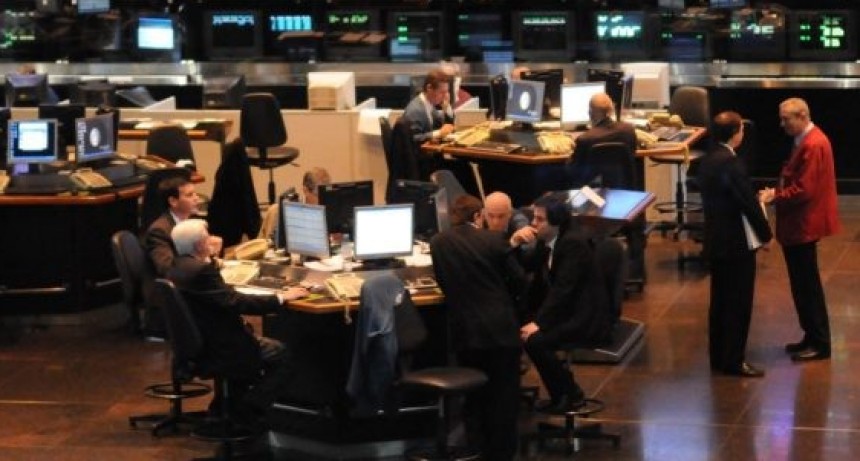 Con un dólar en baja la Bolsa opero con volatilidad