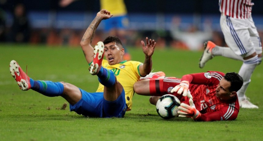 Brasil derrotó a Paraguay por penales está en semis
