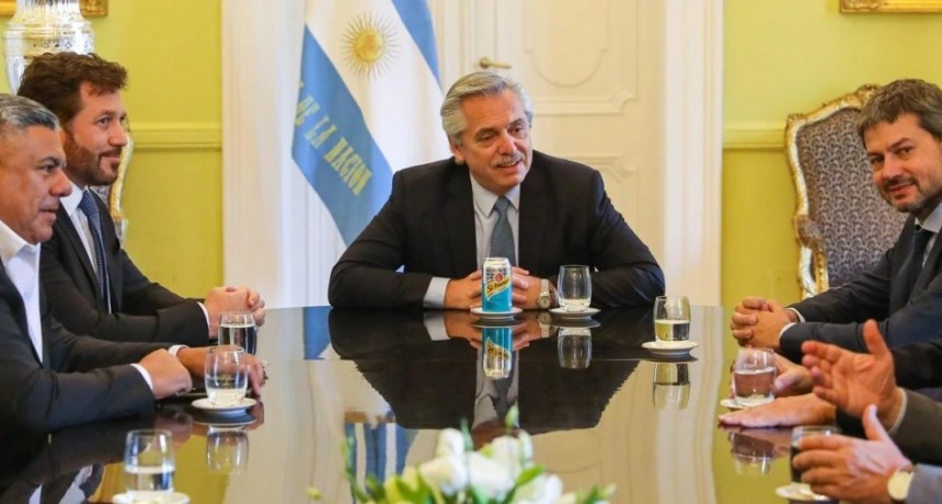 El Gobierno piensa en una mesa del fútbol para intervenir en la AFA