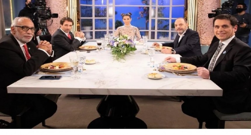La Noche de Mirta  con debate político y anécdotas
