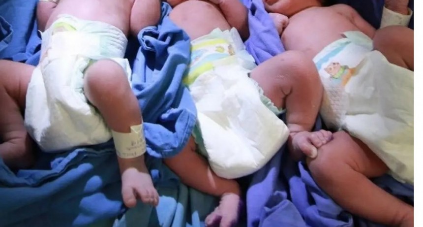 Nacen trillizos con covid-19 en México  