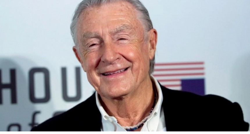 Murió Joel Schumacher, director de Un día de furia y Batman y Robin