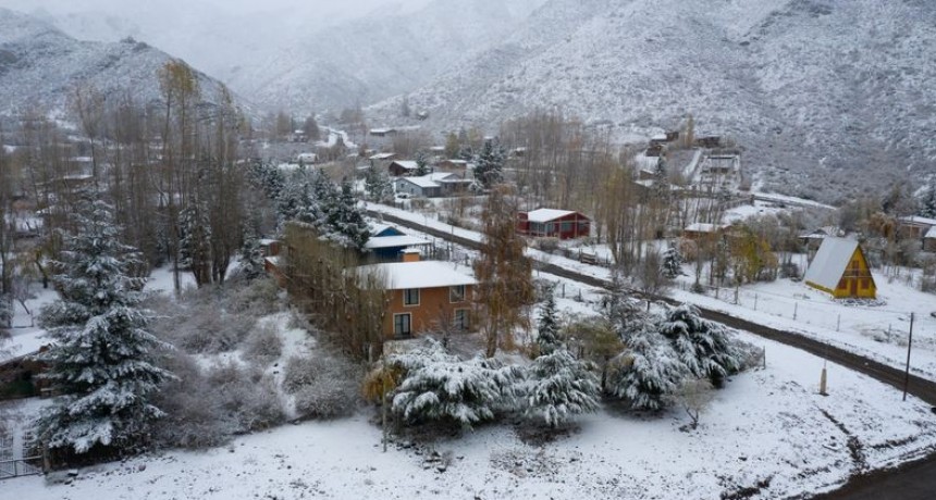 Mendoza vive la Primeras nevadas y mínimas de 0°