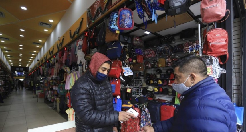 Las ventas minoristas tuvieron una caída mensual de 7% en mayo