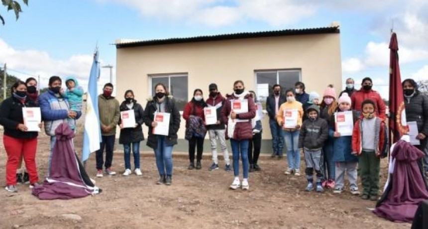 El Bordo: vecinos recibieron unidades habitacionales