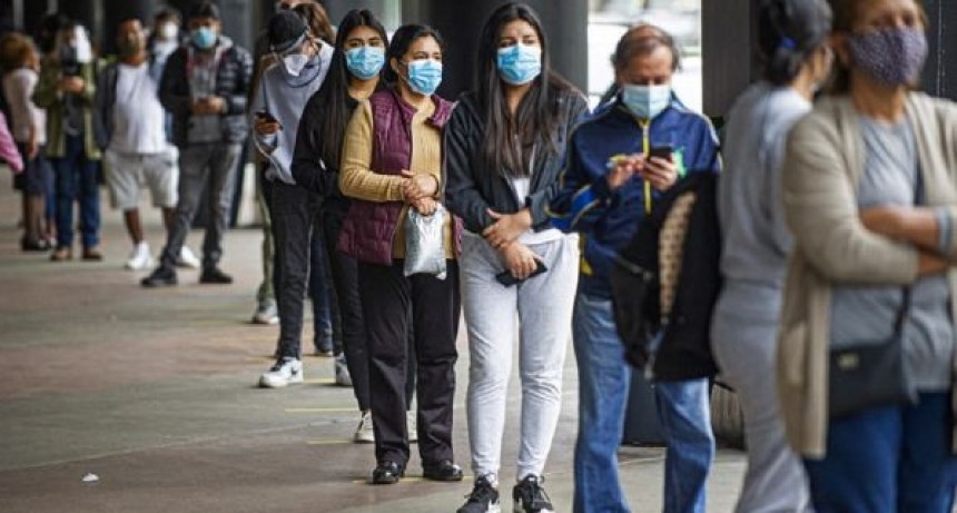 El desempleo registró una caída hasta 10,2% en el primer trimestre del año