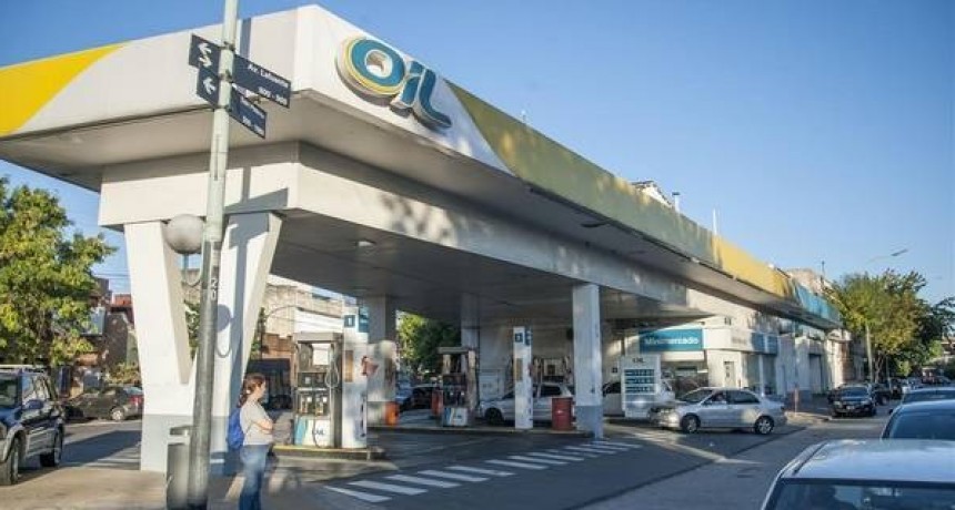 Las naftas suben hasta el 11% y gasoil hasta el 24% En pleno desabastecimiento 