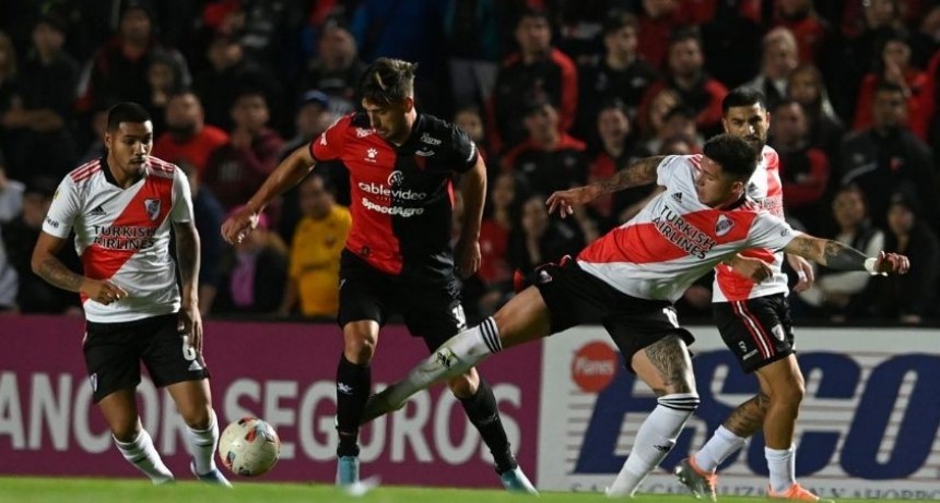 River perdió contra Colón con gol de Wanchope Ábila 