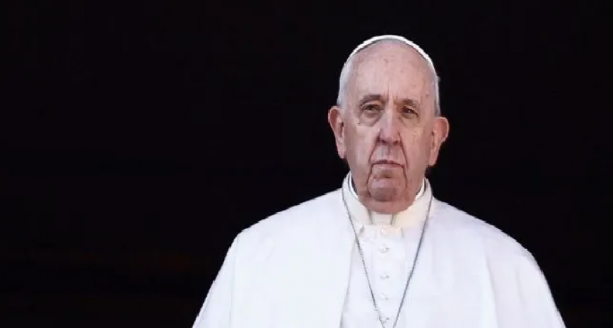 Operan al Santo Papa