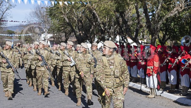 desfile militar 9 de julio La Caldera Salta