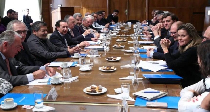 El Gobierno propone suba sueldo mínimo de 30 por ciento