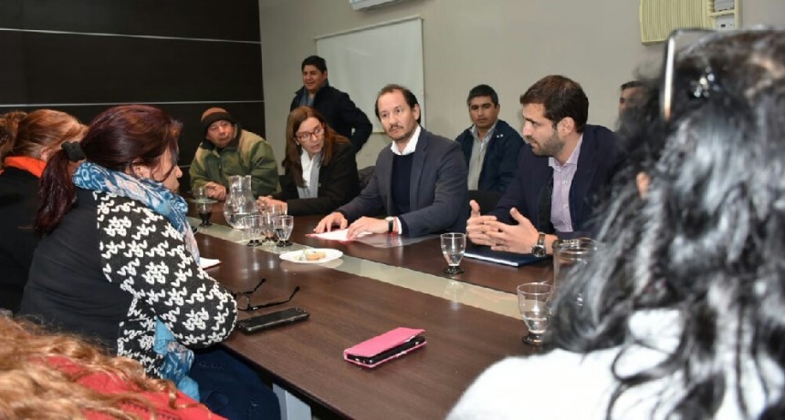 Docentes en paro lograron el 7,5% y 75%en transporte