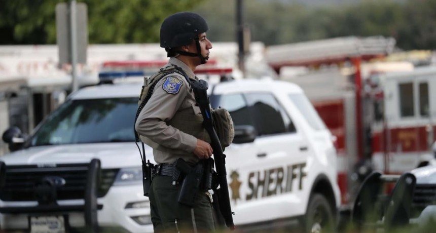 Al menos cuatro muertos y 15 heridos en un tiroteo en California