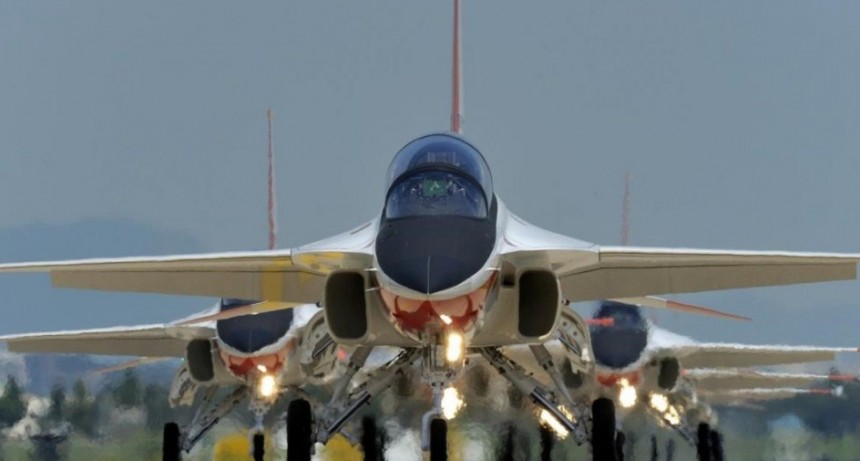 El Gobierno compra en Corea del Sur una flota de aviones de combate