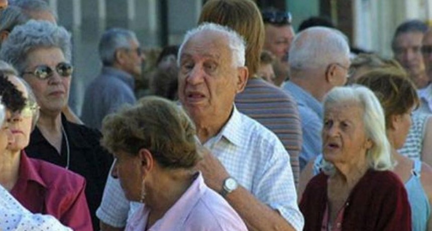 Jubilados cobrarán el reajuste del 12,2%