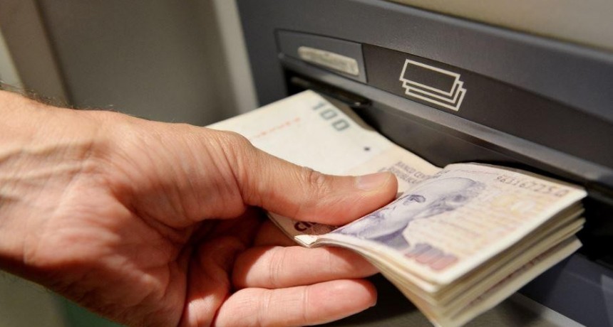 Eestatales cobran julio con el 7.5% de aumento