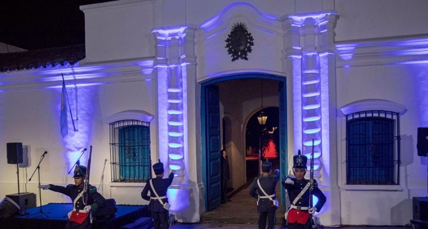 La UIA pidió suspender los feriado puente del 9 