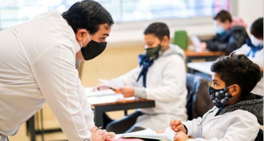 Con tapaboca desde el primer día, así será el regreso a clases en Argentina