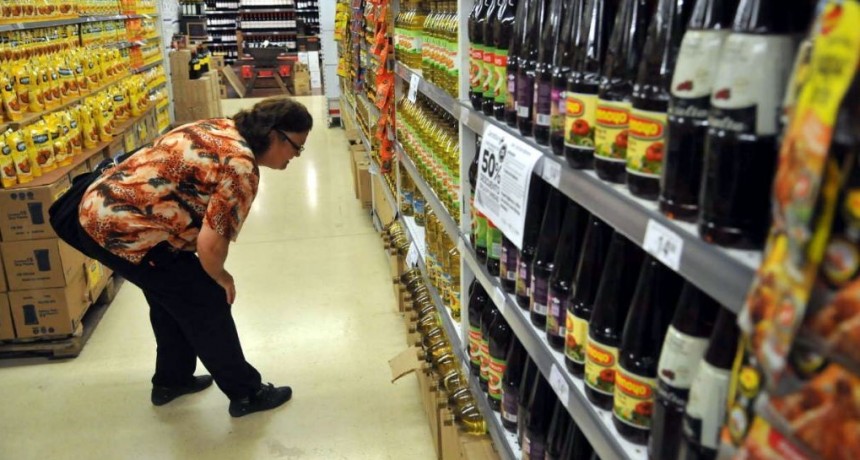 El consumo masivo cayó 3,2% en junio