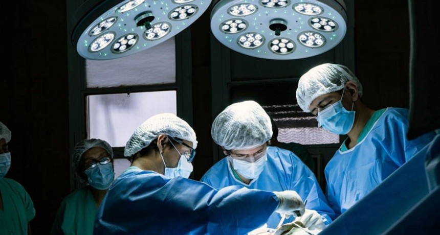 Exitosa neurocirugía con paciente despierto en el hospital San Bernardo