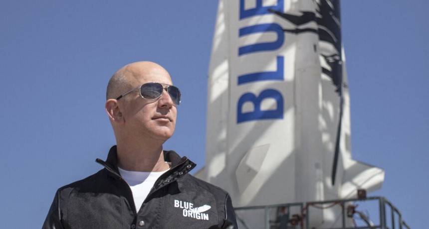 Jeff Bezos viaja al espacio en su nave de Blue Origin