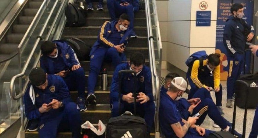 Boca regresa al paìs tras 12 horas a bordo del micro 