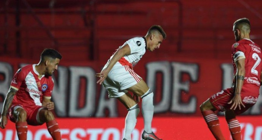 River se metió en cuartos al ganar 2-0 a Argentinos Juniors