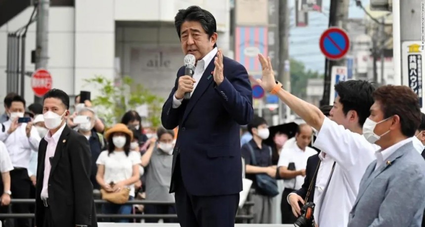 Murió Shinzo Abe, ex primer ministro de Japón, tras ser baleado