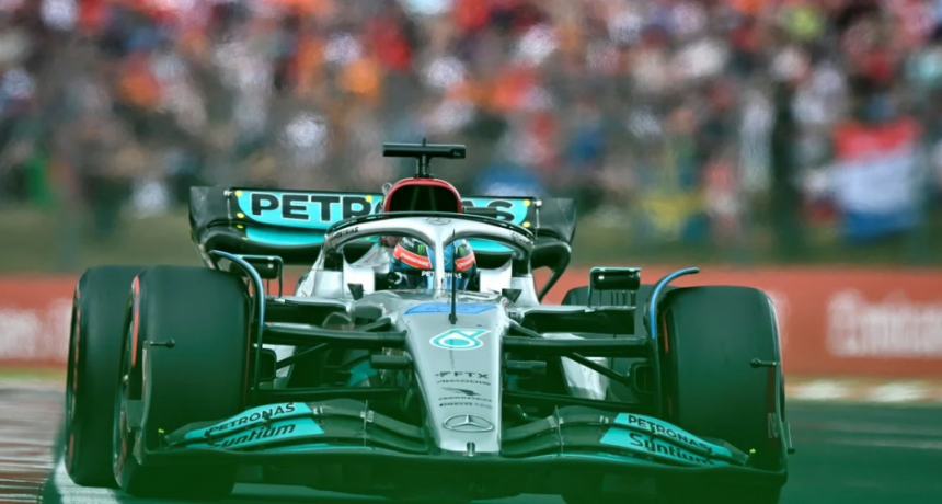 Russell le roba la 'pole' a Sainz