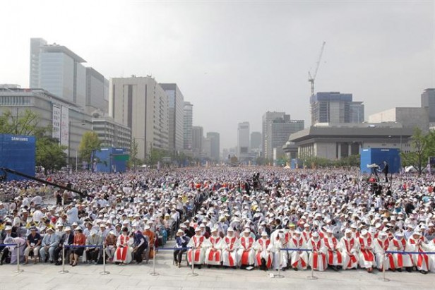 durante la misa en Corea del Sur