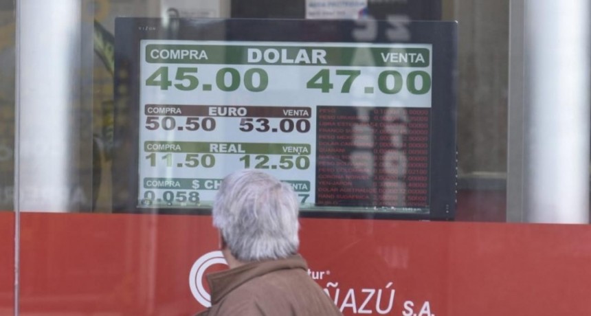 El dólar en alza por la devaluación del yuan chino