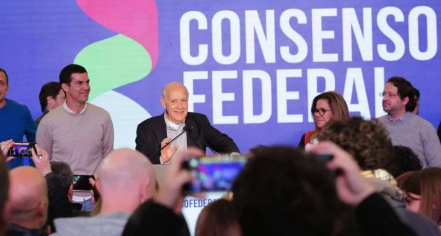 Roberto Lavagna quedó tercero y ahora sus votos valen oro