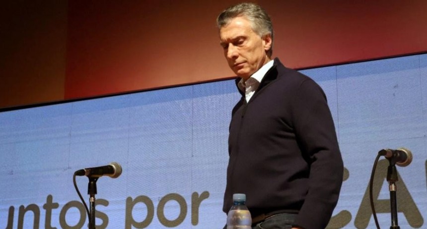 El Presidente convocó a reunión urgente a su gabinete