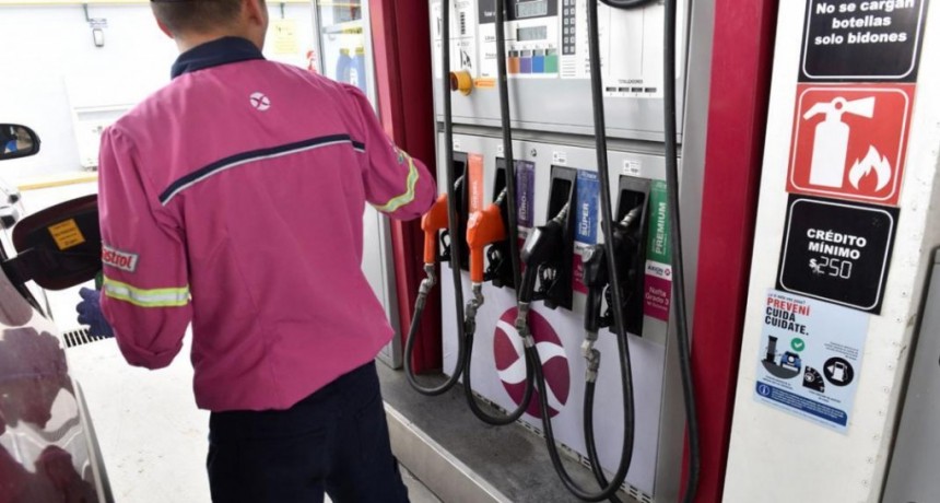 El congelamiento de naftas saldrá tras un acuerdo con petroleras