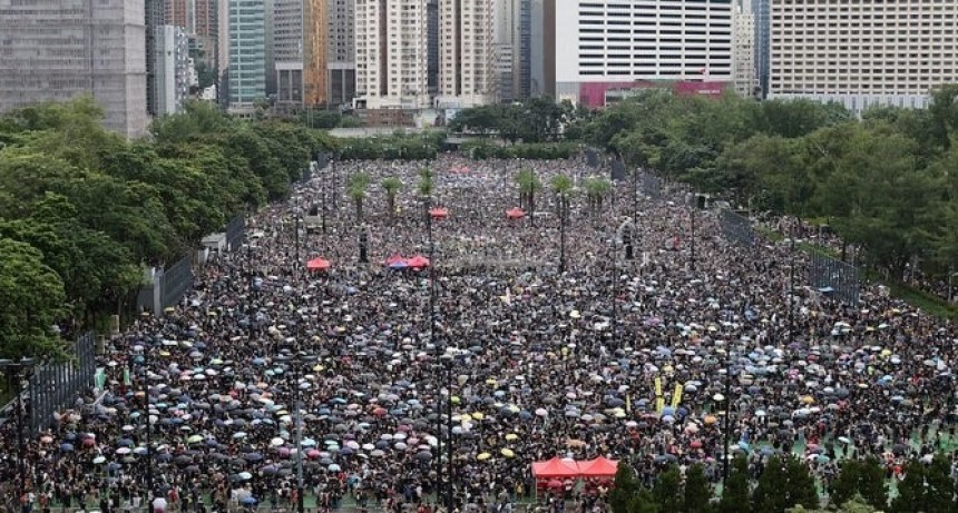 Gigantesca movilización en Hong Kong