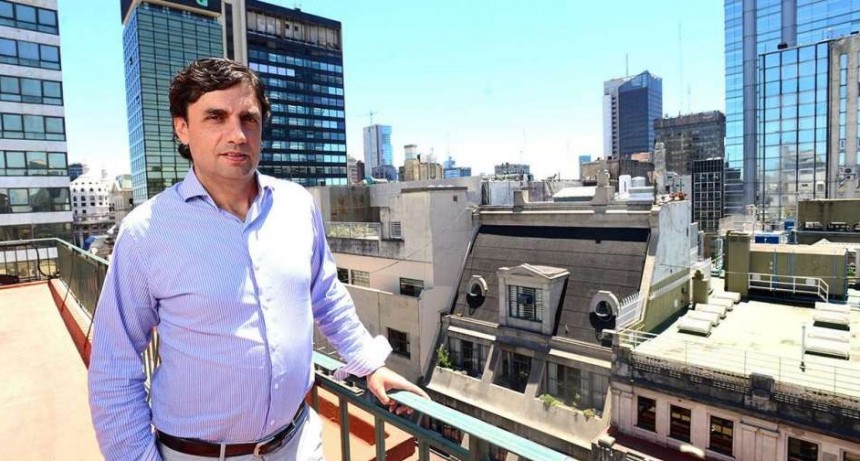 Lacunza inicia su gestión con foco en el dólar, las reservas y los mercados