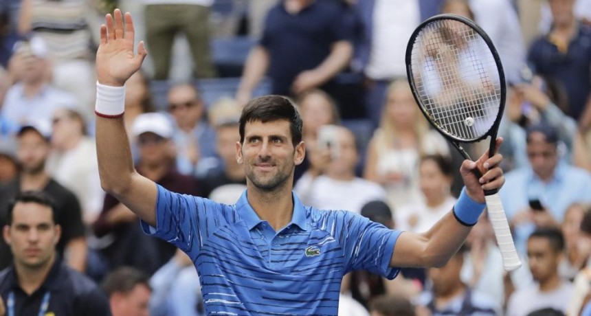 Novak Djokovic gano a Roberto Carballés 