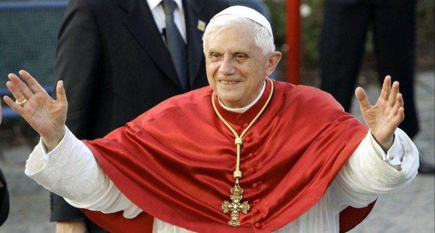El papa emérito Benedicto XVI está gravemente enfermo 